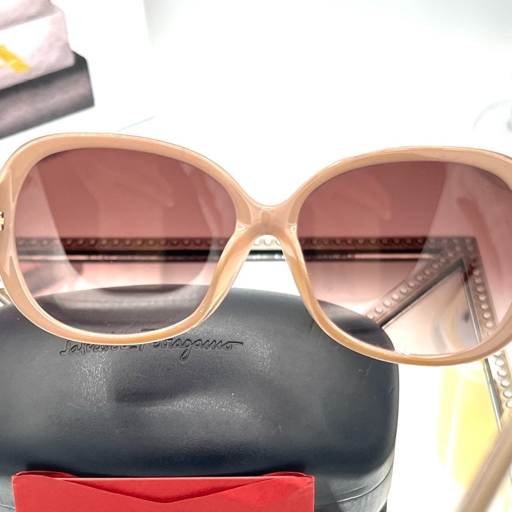 Salvatore Ferragamo Sunglasses with COA - Picture 6 of 10